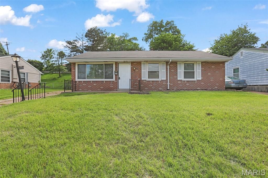 Photo of 4144 Davis Street, St Louis, MO 63123 (MLS # 26026905)