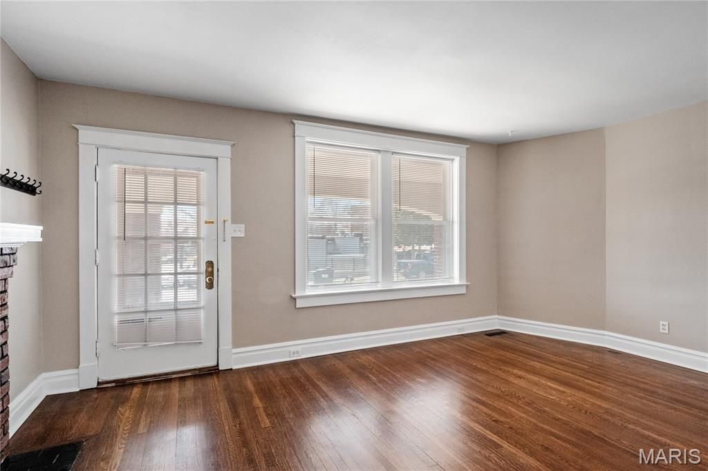 Photo of 5007 Goethe Ave, St Louis, MO 63109 (MLS # 25073085)