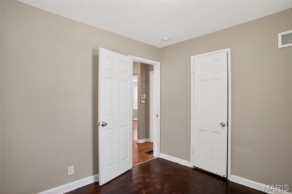 Subd Of Lts 10 11 12 Of Walton Dale - Residential