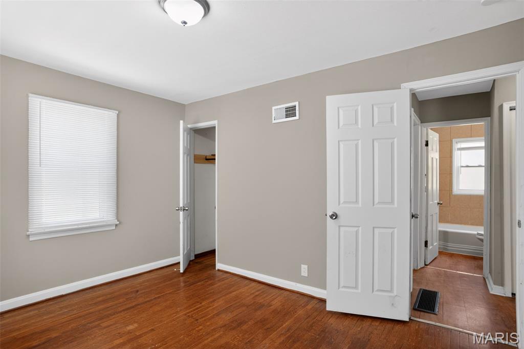 Subd Of Lts 10 11 12 Of Walton Dale - Residential