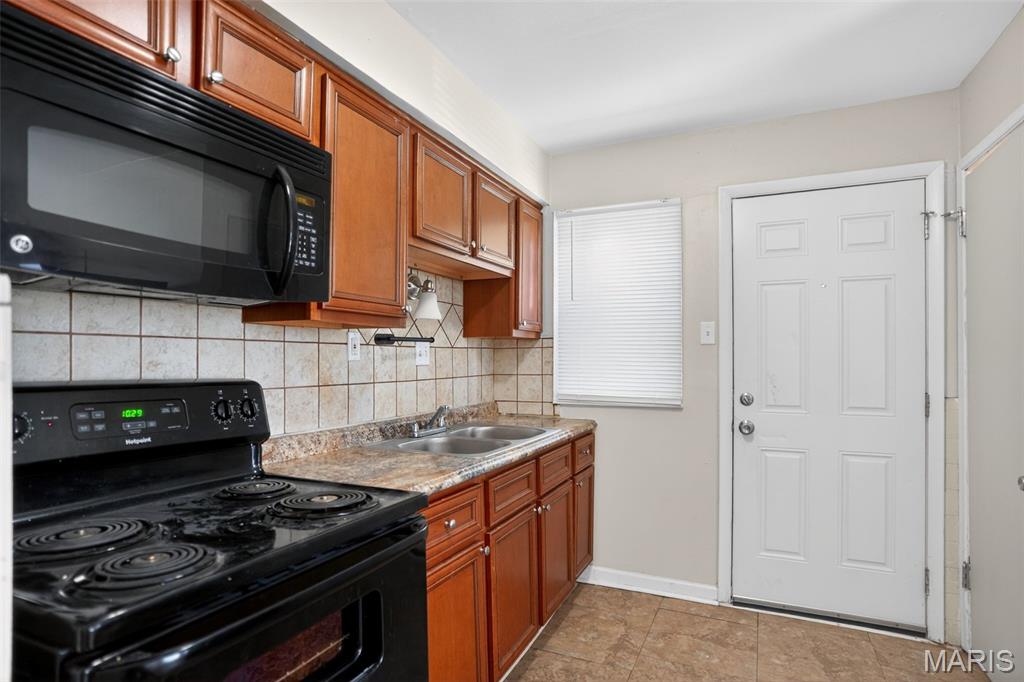 Subd Of Lts 10 11 12 Of Walton Dale - Residential