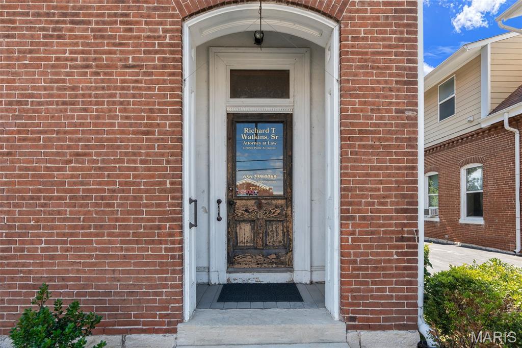 202 E 5th Street