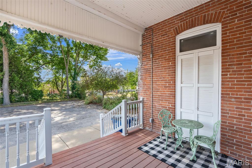 202 E 5th Street