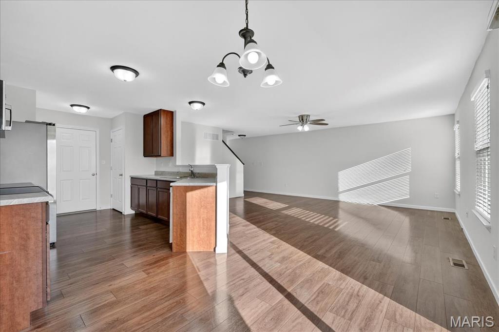 St Charles, Missouri 63301, United States, 3 Bedrooms Bedrooms, ,3 BathroomsBathrooms,Residential,Active,208627