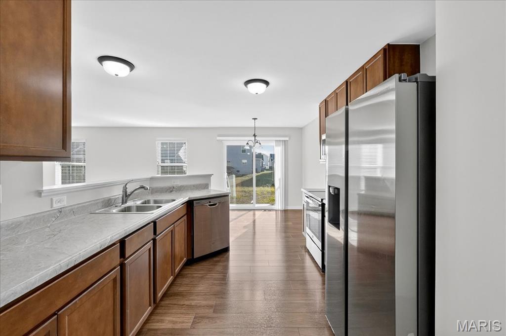 St Charles, Missouri 63301, United States, 3 Bedrooms Bedrooms, ,3 BathroomsBathrooms,Residential,Active,208627