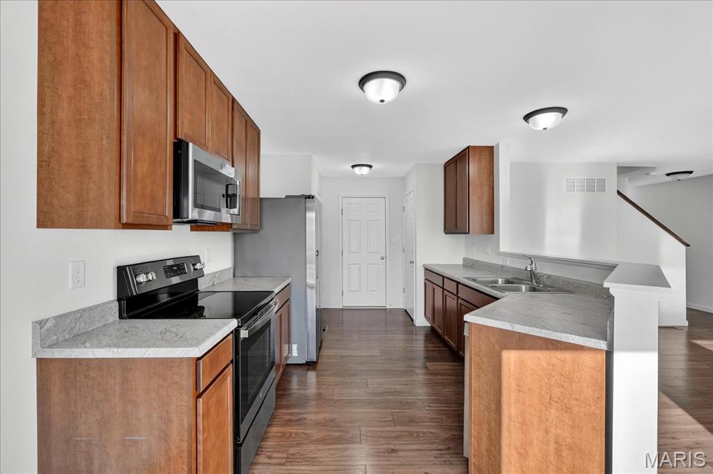 St Charles, Missouri 63301, United States, 3 Bedrooms Bedrooms, ,3 BathroomsBathrooms,Residential,Active,208627