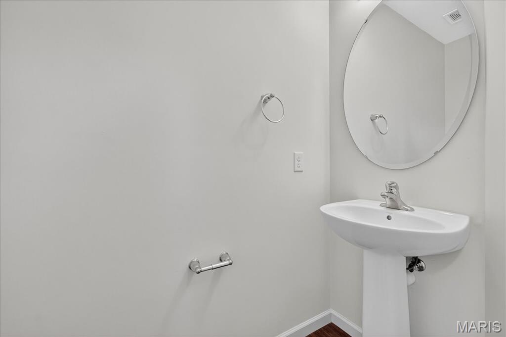 St Charles, Missouri 63301, United States, 3 Bedrooms Bedrooms, ,3 BathroomsBathrooms,Residential,Active,208627