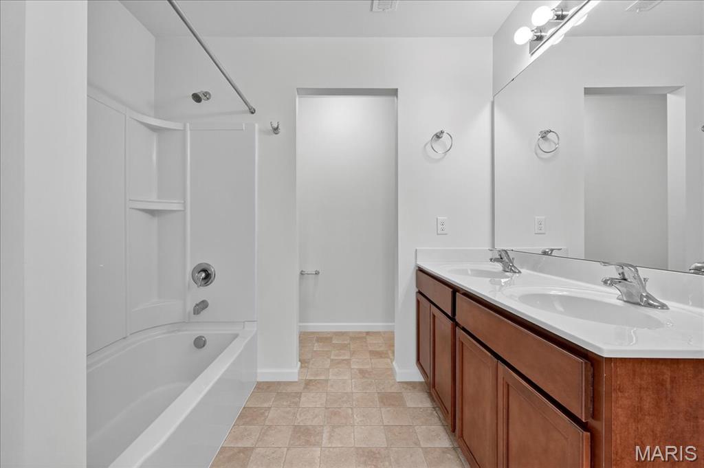 St Charles, Missouri 63301, United States, 3 Bedrooms Bedrooms, ,3 BathroomsBathrooms,Residential,Active,208627