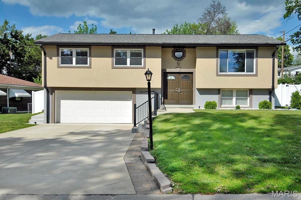 Photo of 4921 Brockwood Drive, St Louis, MO 63128 (MLS # 26025425)