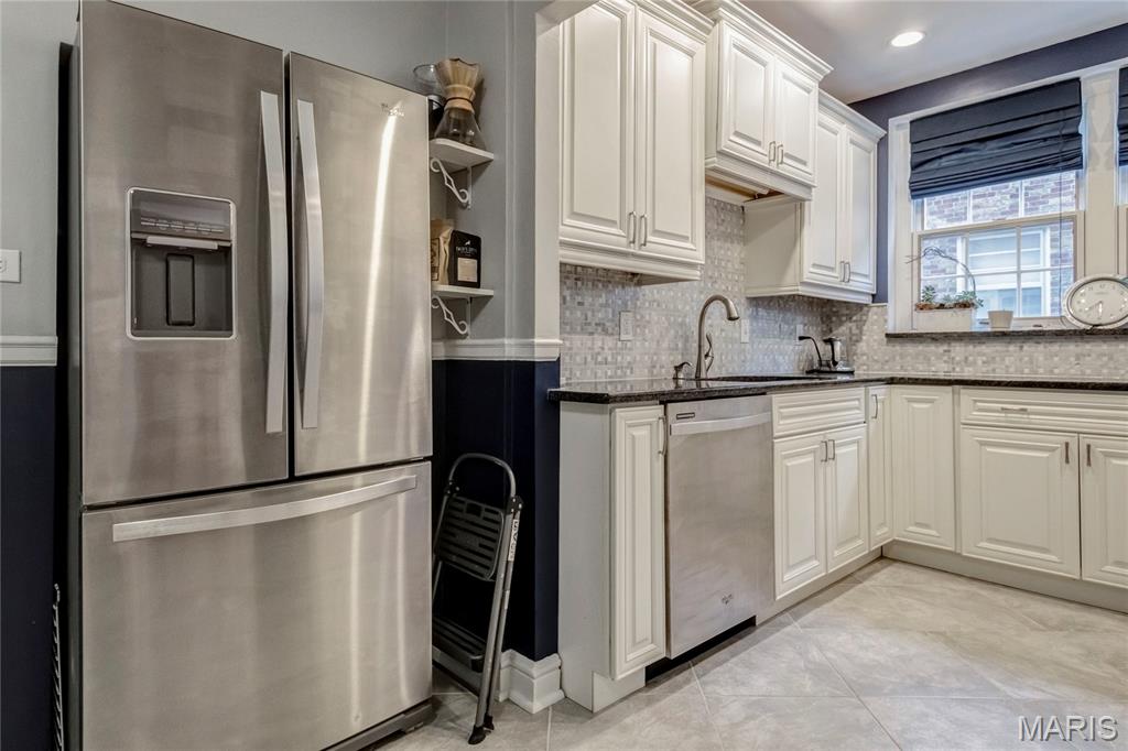 Wellington Condo The - Residential