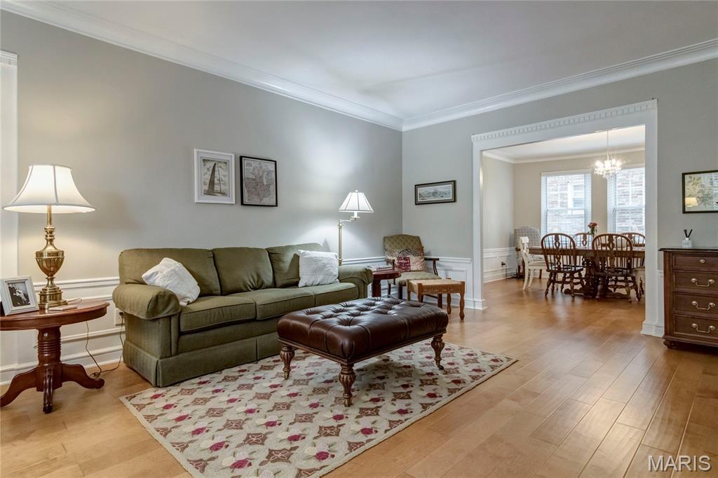 Wellington Condo The - Residential