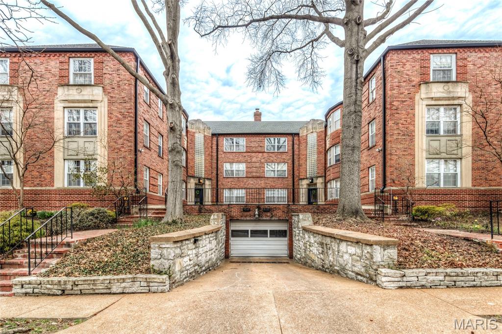 Wellington Condo The - Residential