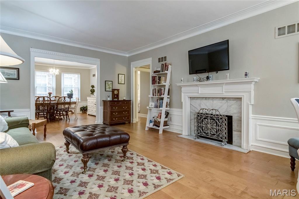 Wellington Condo The - Residential