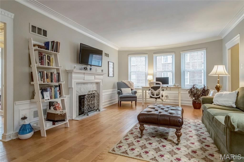 Wellington Condo The - Residential