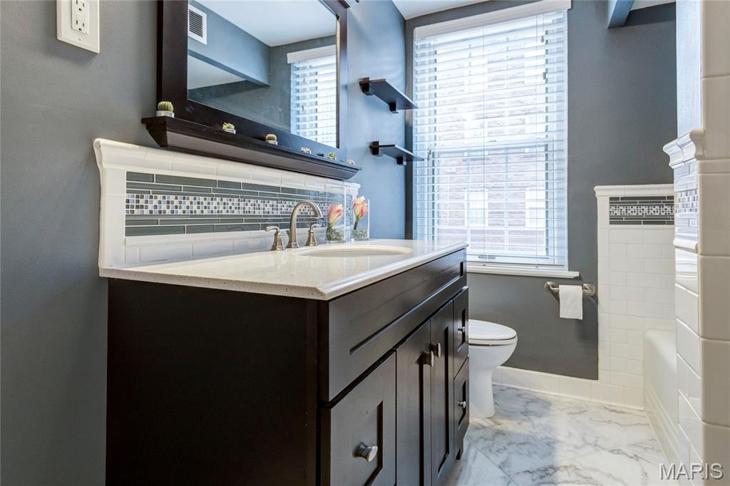 Wellington Condo The - Residential