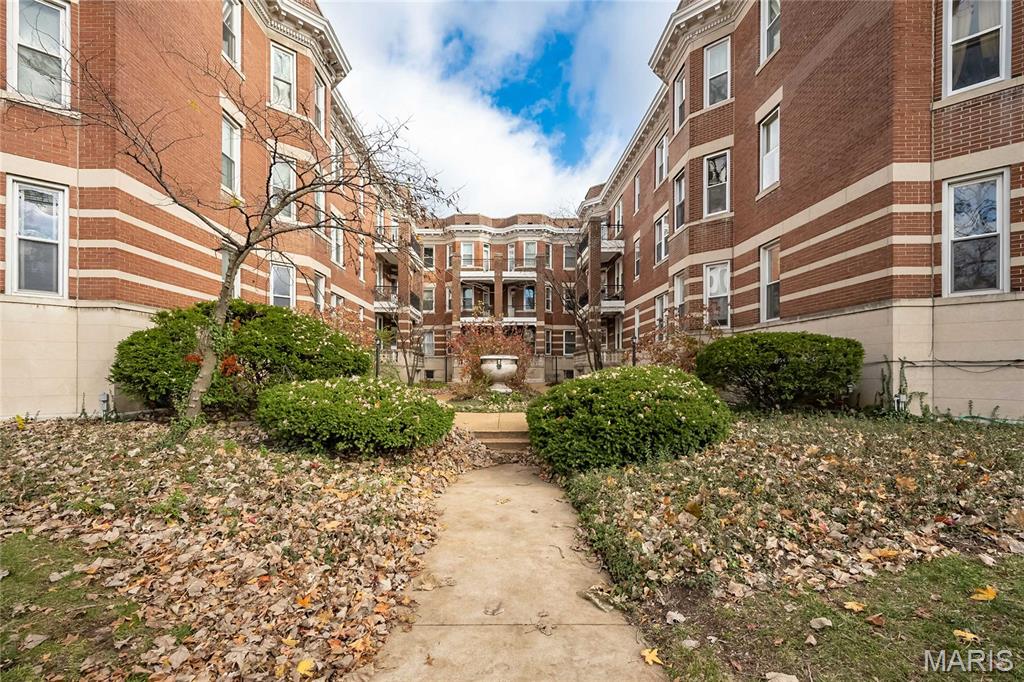 Photo 1 of 31 — 4957 McPherson Avenue 57D, St Louis, MO 63108