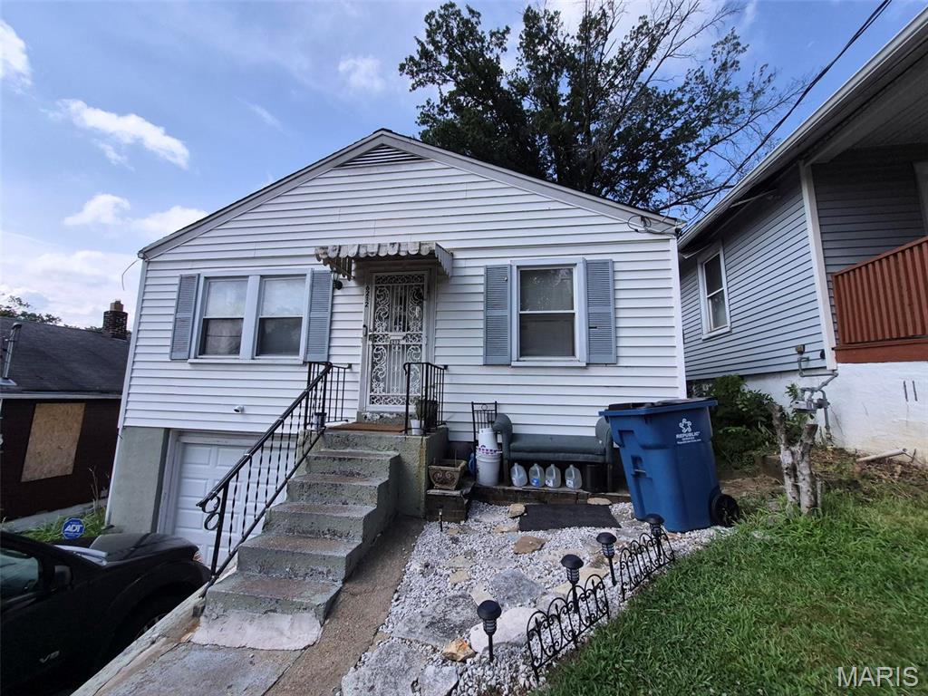 Photo 1 of 24 — 6212 Lexington Avenue, St Louis, MO 63121