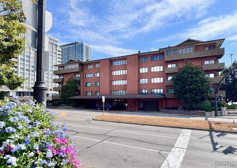 250 S Brentwood Boulevard 1D Clayton MO 63105