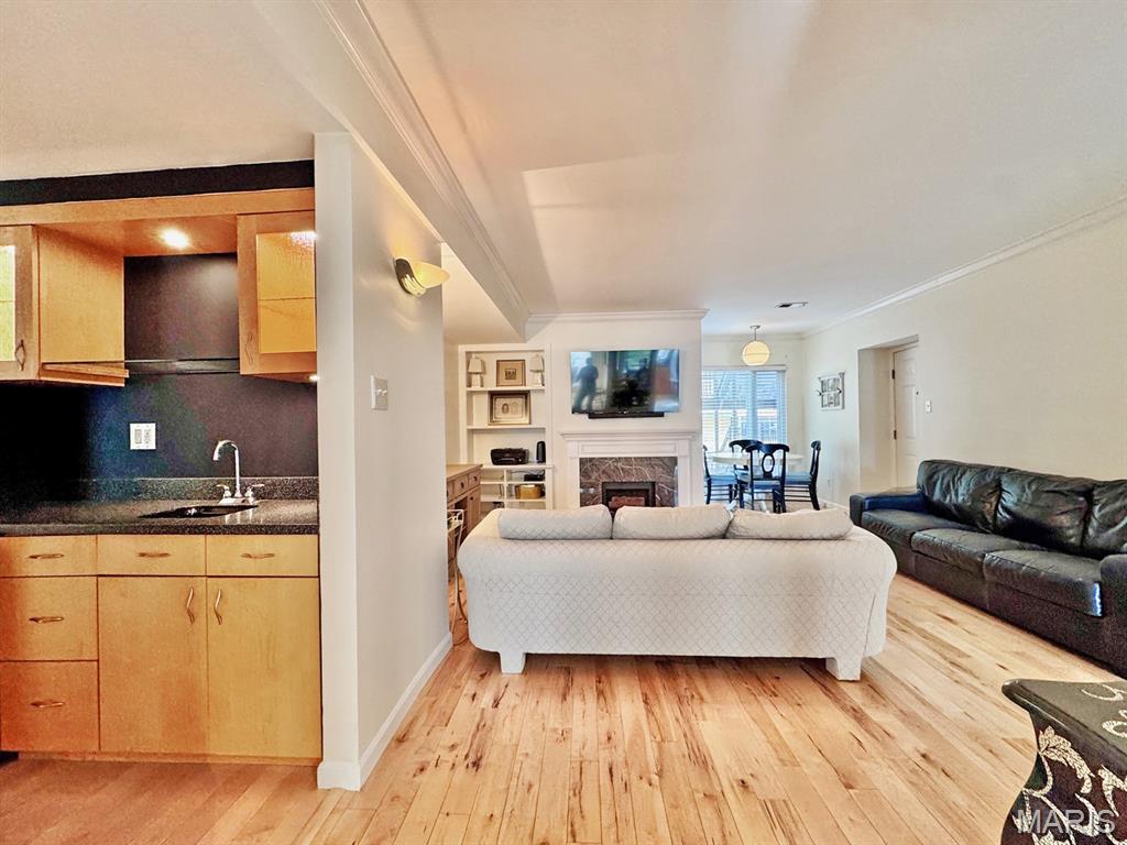 250 S Brentwood Boulevard 1D