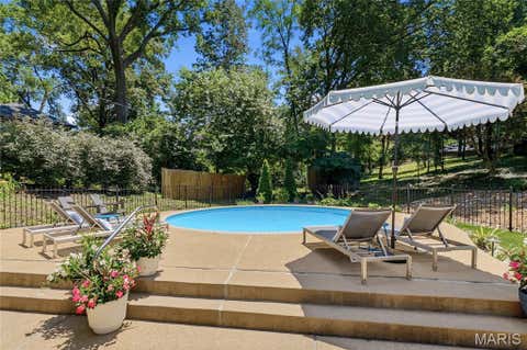 Tiny photo for 424 Belleview Avenue, Webster Groves, MO 63119 (MLS # 26036001)