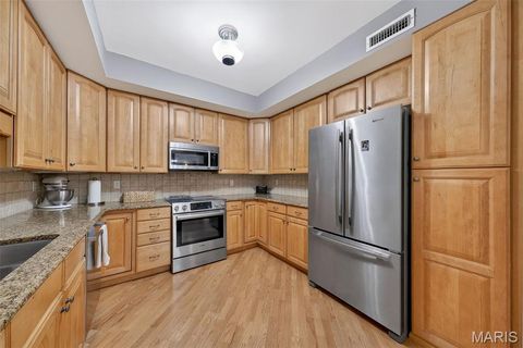 Tiny photo for 842 N New Ballas Court #102, Creve Coeur, MO 63141 (MLS # 26012378)