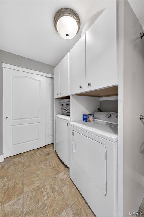 Tiny photo for 842 N New Ballas Court #102, Creve Coeur, MO 63141 (MLS # 26012378)