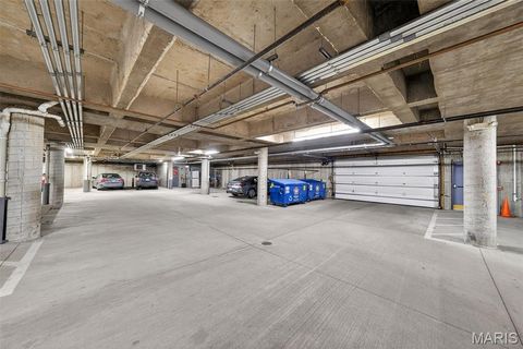 Tiny photo for 842 N New Ballas Court #102, Creve Coeur, MO 63141 (MLS # 26012378)