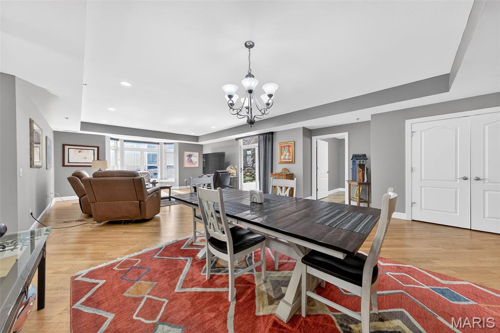 842 N New Ballas Court 102