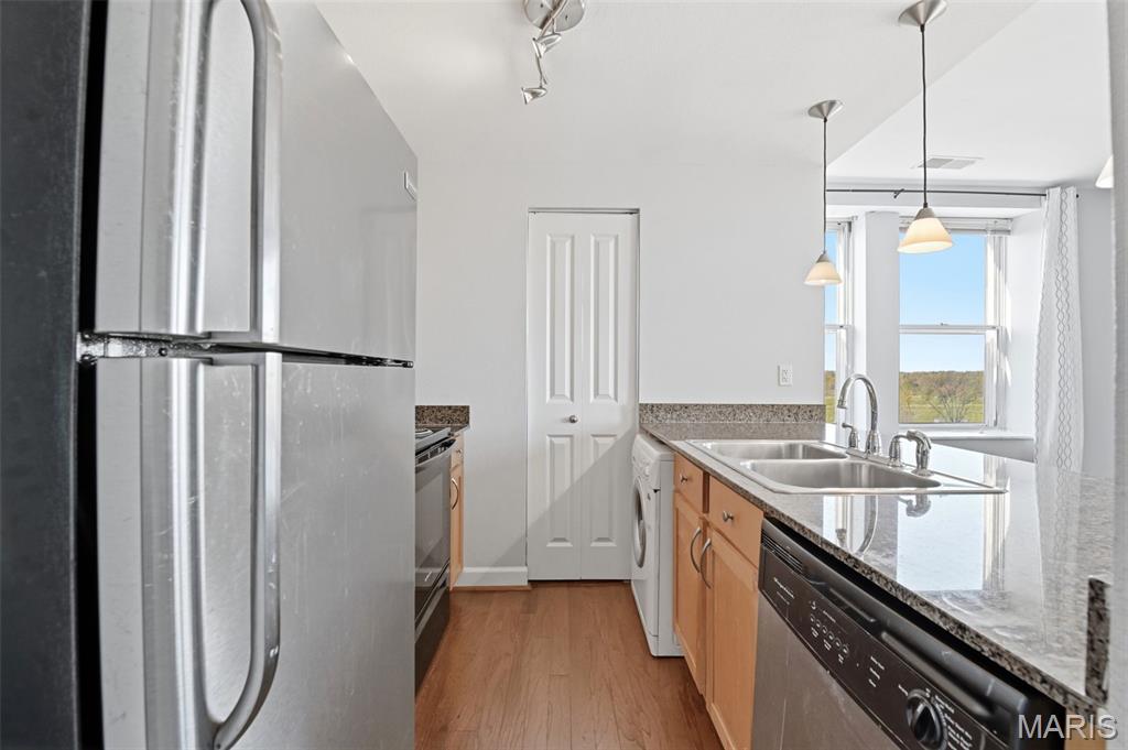 5330-5360 Pershing Condo - Residential