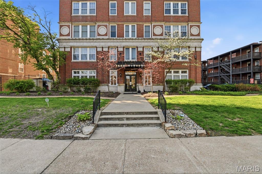 5330-5360 Pershing Condo - Residential