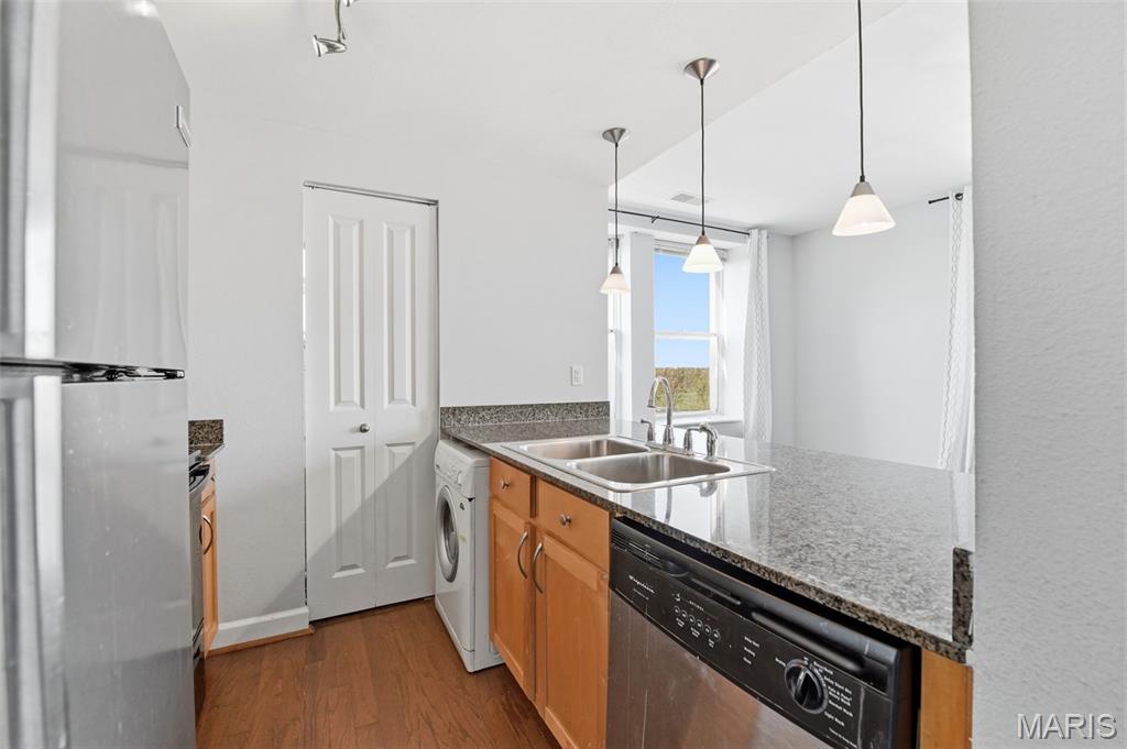 5330-5360 Pershing Condo - Residential