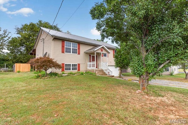 823 OLD THEATER DR, VANDALIA, IL 62471 - Image 4d24678539165b63c5b101cfebda2e49/119778066