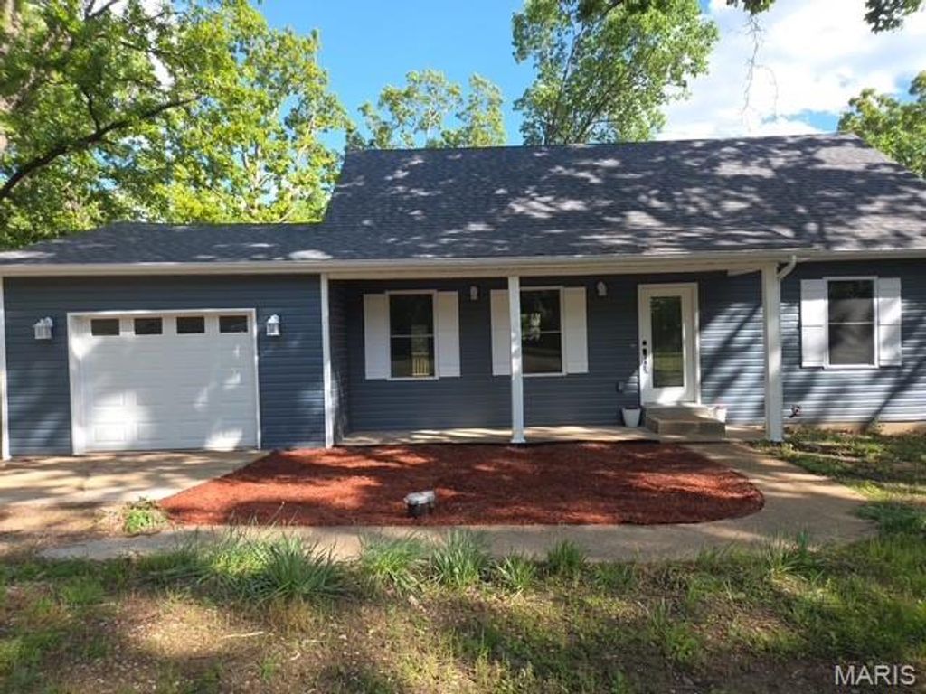 Photo of 12768 Maness Road, De Soto, MO 63020 (MLS # 26027149)