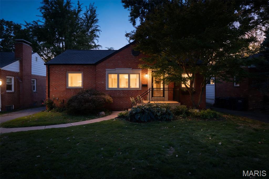 Photo of 7808 Garden Avenue, Shrewsbury, MO 63119 (MLS # 26065915)