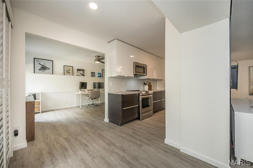 Creve Coeur, Missouri 63141, United States, 2 Bedrooms Bedrooms, ,2 BathroomsBathrooms,Residential,Active,204825