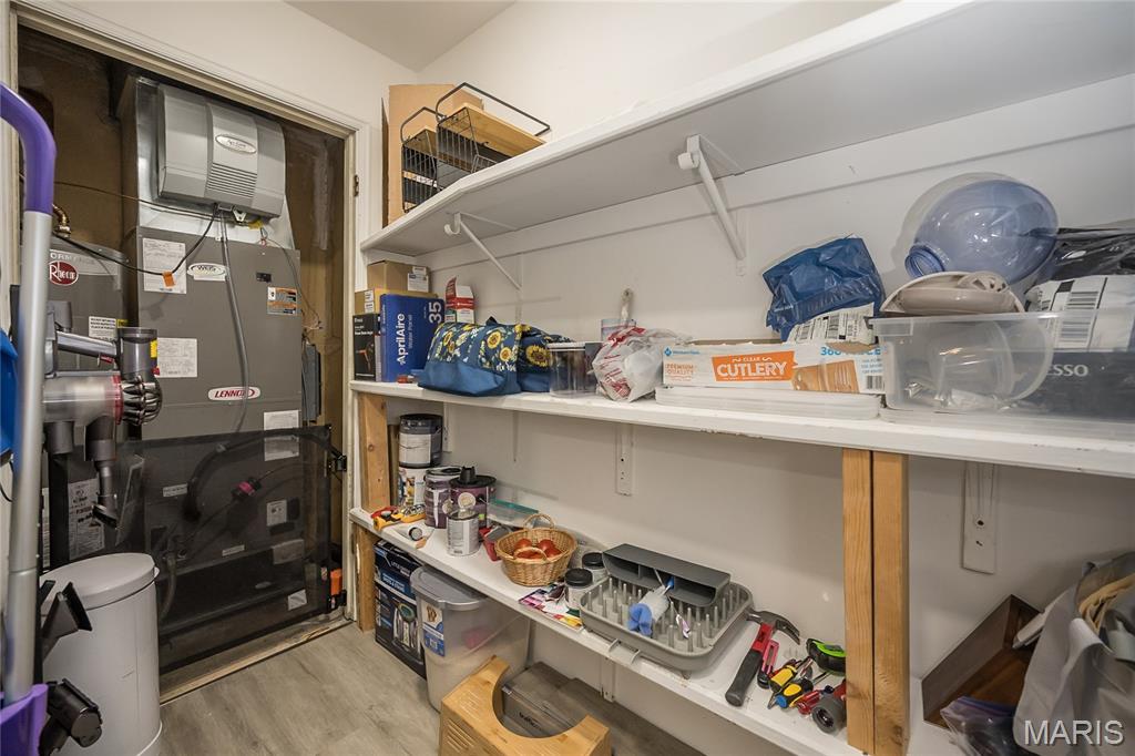 Creve Coeur, Missouri 63141, United States, 2 Bedrooms Bedrooms, ,2 BathroomsBathrooms,Residential,Active,204825