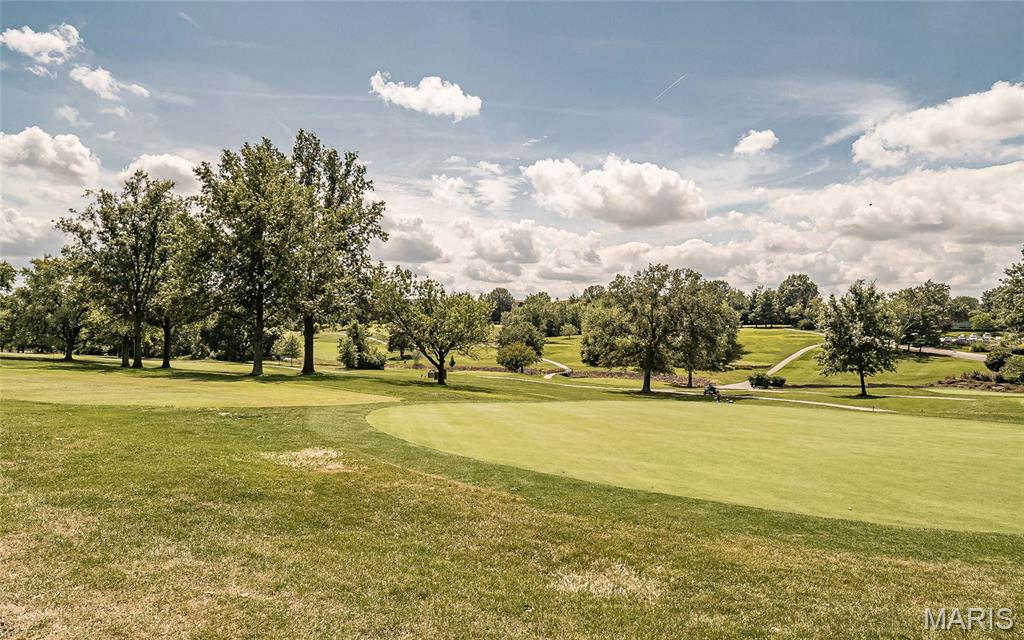 Creve Coeur, Missouri 63141, United States, 2 Bedrooms Bedrooms, ,2 BathroomsBathrooms,Residential,Active,204825