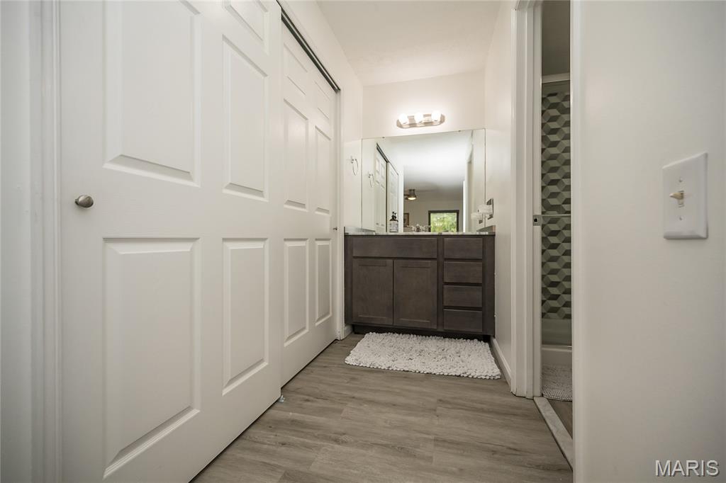 Creve Coeur, Missouri 63141, United States, 2 Bedrooms Bedrooms, ,2 BathroomsBathrooms,Residential,Active,204825