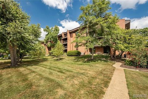 Tiny photo for 539 Coeur De Royale Drive #108, Creve Coeur, MO 63141 (MLS # 25061134)