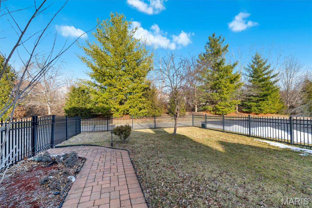 Madison Park Manor - Residential