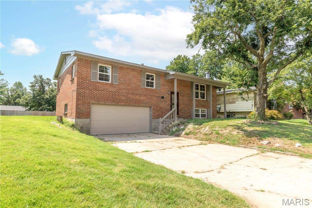 Photo of 853 Cambridge Drive, Sikeston, MO 63801 (MLS # 26051383)