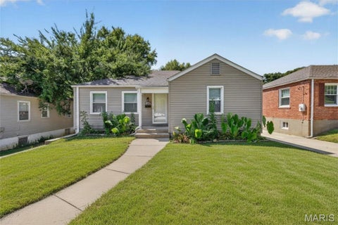 Photo of 229 S Barat Avenue, St Louis, MO 63135 (MLS # 26057199)