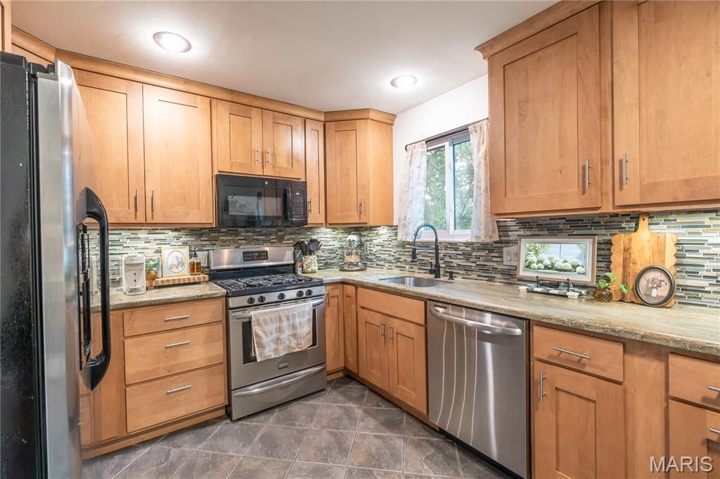 28 Lori Circle
