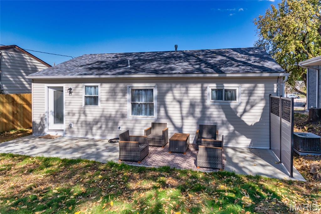 Crystal City, Missouri 63019, United States, 3 Bedrooms Bedrooms, ,1 BathroomBathrooms,Residential,Pending,223971