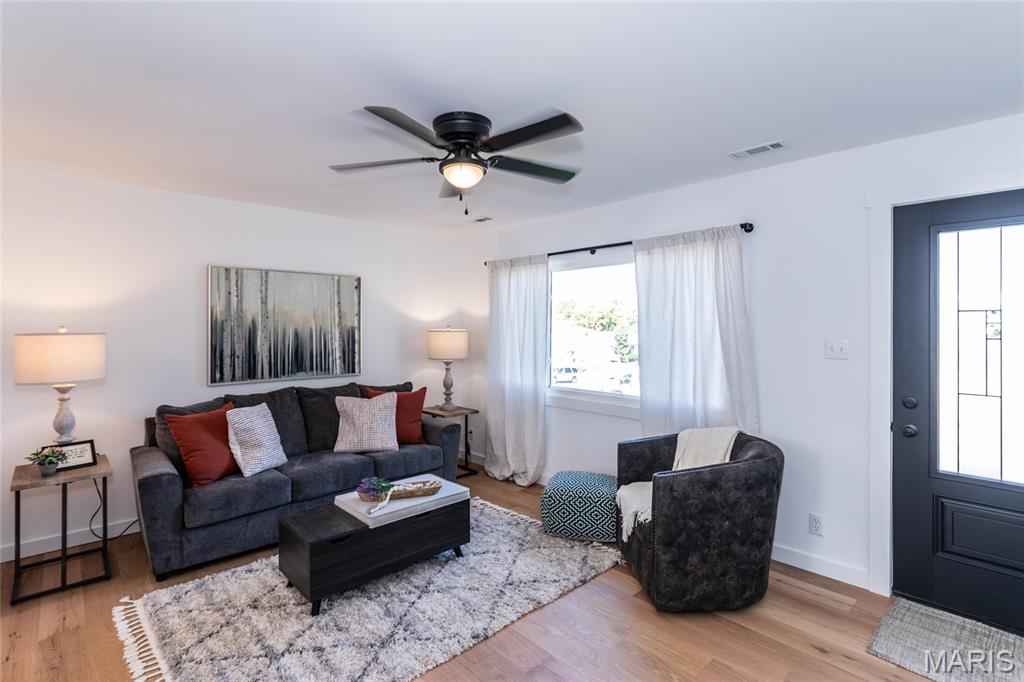 Crystal City, Missouri 63019, United States, 3 Bedrooms Bedrooms, ,1 BathroomBathrooms,Residential,Pending,223971