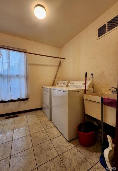 Tiny photo for 274 Falling Leaves Court, Creve Coeur, MO 63141 (MLS # 25078027)