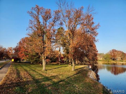 Tiny photo for 274 Falling Leaves Court, Creve Coeur, MO 63141 (MLS # 25078027)