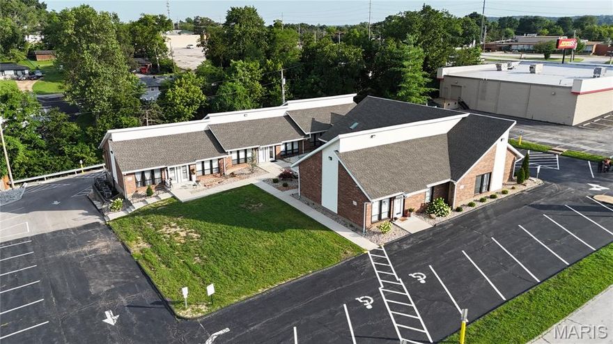 2,850 SF rentable space
Commercial retail/office
Completely renovated by current owners
including:
New ADA Bathrooms
New Concrete ADA Ramps
Renovated Units Throughout
Located off Richardson Rd in the strong
Arnold, MO market