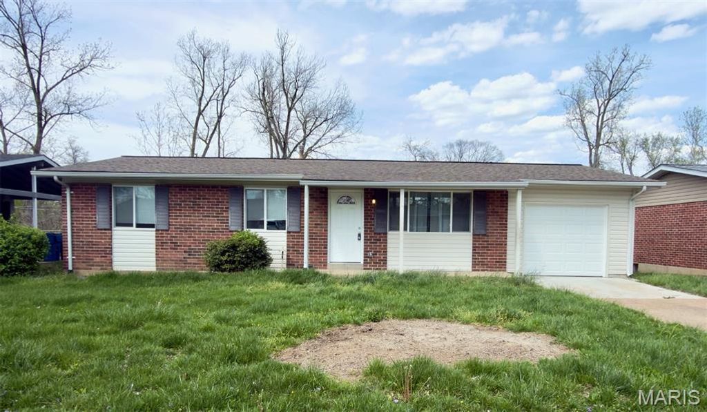Photo of 11945 Longmont Drive, Maryland Heights, MO 63043 (MLS # 26020920)