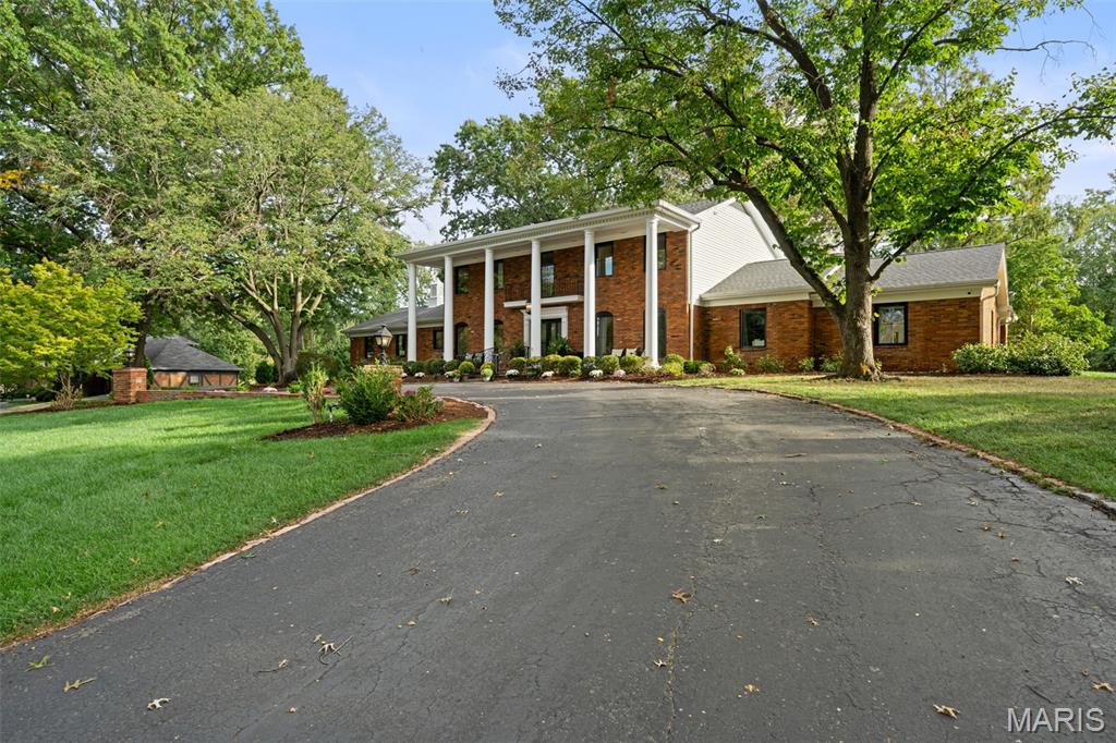 436 Tregaron Place